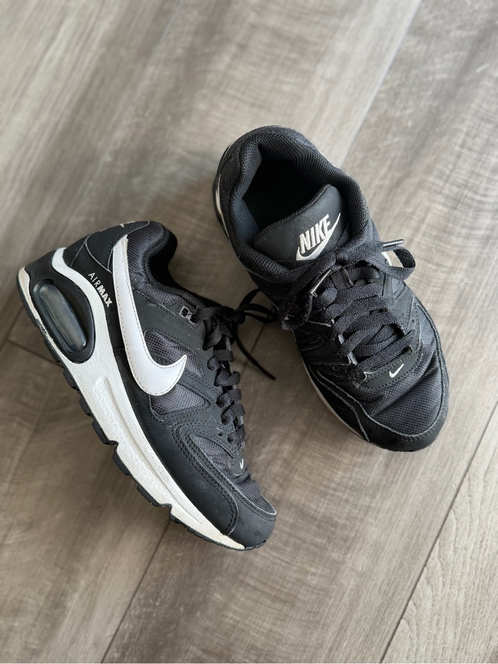 Nike Air Max Command Black/White Lace-Up Athletic Sneakers Women’s Size 6.5